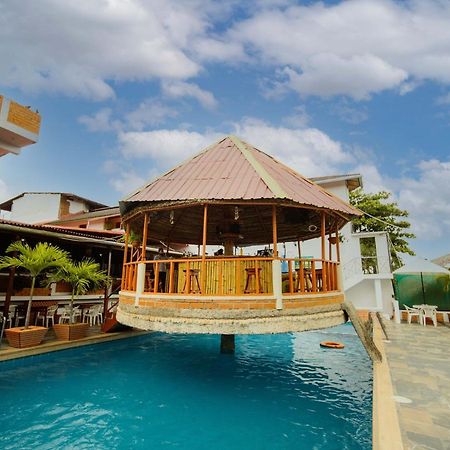 Los Gavilanes Hotel Пукалпа Екстериор снимка