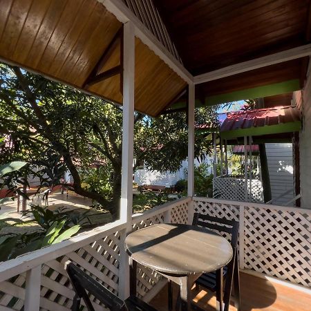 Los Gavilanes Hotel Пукалпа Екстериор снимка