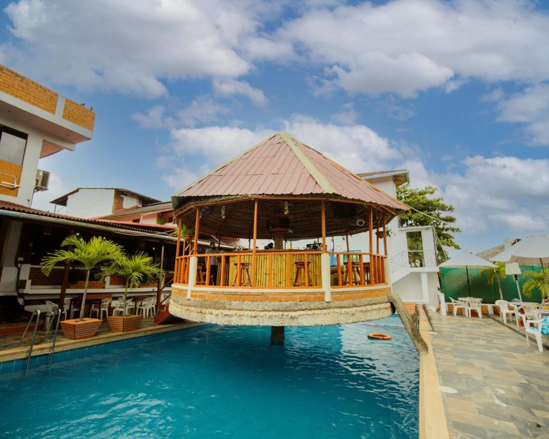 Los Gavilanes Hotel Пукалпа Екстериор снимка