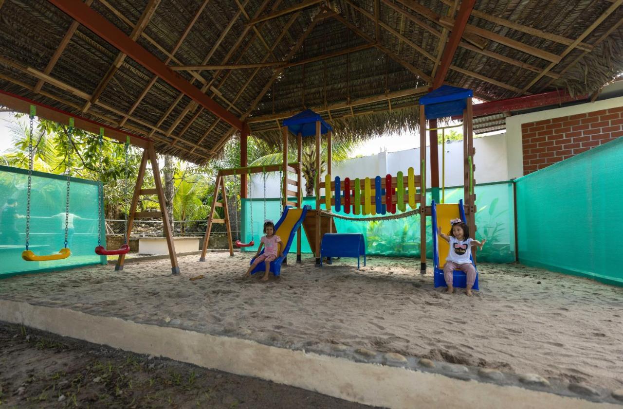 Los Gavilanes Hotel Пукалпа Екстериор снимка