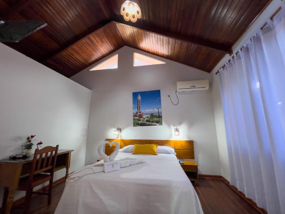Los Gavilanes Hotel Пукалпа Екстериор снимка