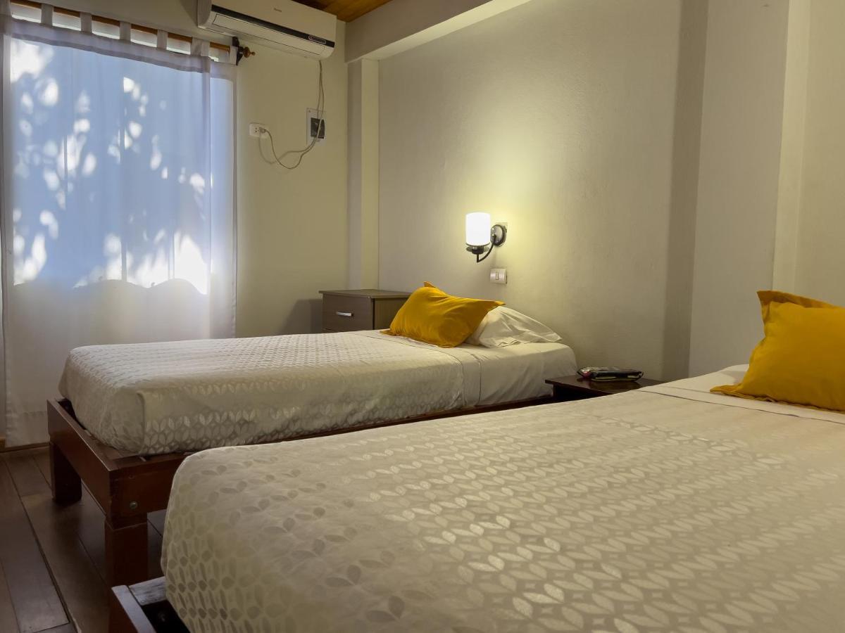 Los Gavilanes Hotel Пукалпа Екстериор снимка