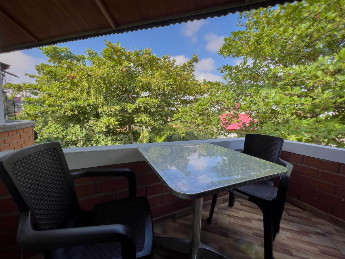 Los Gavilanes Hotel Пукалпа Екстериор снимка