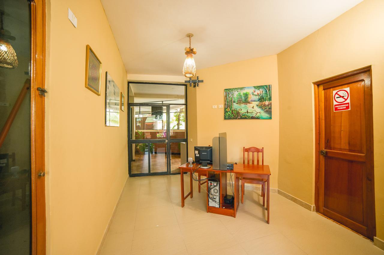 Los Gavilanes Hotel Пукалпа Екстериор снимка